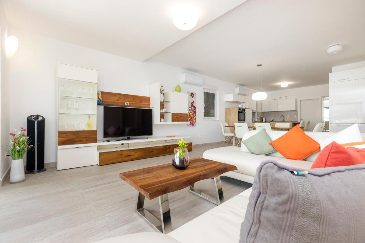 Tony Apartment *